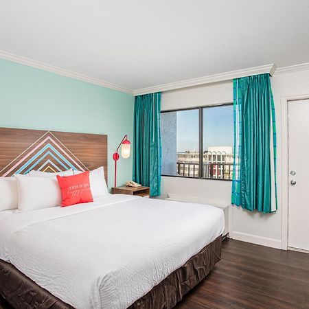 Beachside Hotel And Suites Какао-Бич Экстерьер фото